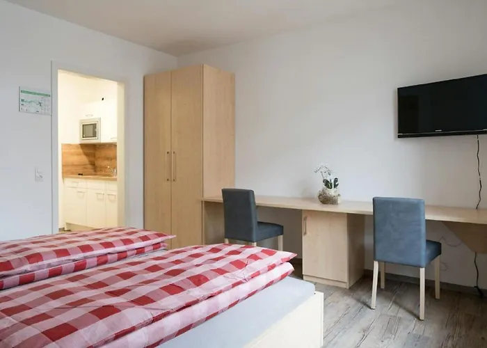 Πανσιόν Anitas Altstadtpension 3*